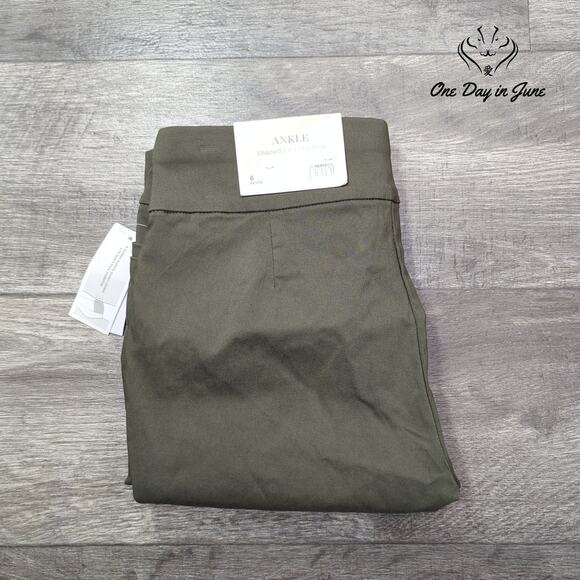 Christopher & Banks Mid Rise Ankle Pants Size 6P - Picture 6 of 6